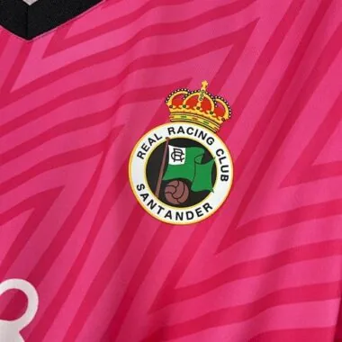 24-25 Camiseta de fútbol rosa de portero del Racing de Santander