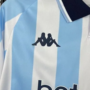 25-26 Equipación local del Racing Club de Avellaneda de fútbol