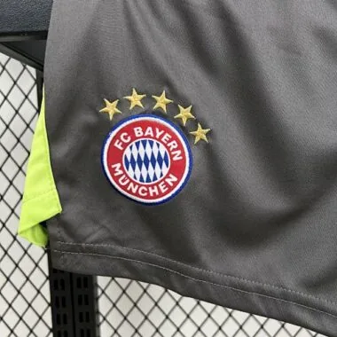 25-25 Bayern Munich Black Goalkeeper Kid Kits Youth Apparels