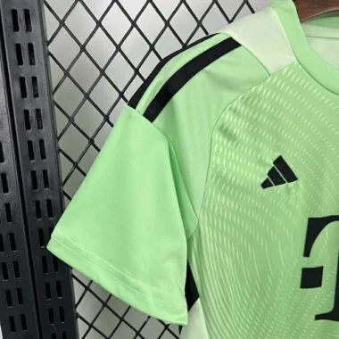 25-26 Bayern Munich Green Goalkeeper Kid Kits Youth Apparels