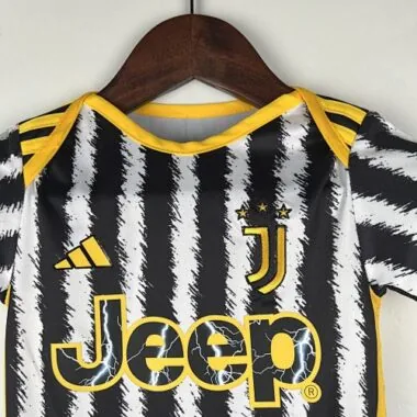 23-24 Juventus baby home size 9-12 best soccer jersey