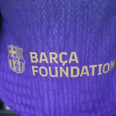 Camiseta de fútbol de manga larga del Barcelona para el partido fuera de casa del 26-27, versión jugador, de AAAAJersey Supply Yupoo