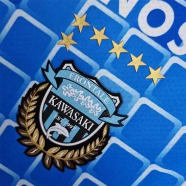 22-23 Kawasaki Frontale (em casa)
