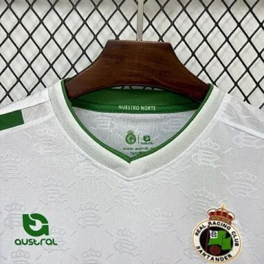 Camiseta de fútbol del Racing de Santander (temporada 25-26), equipación local