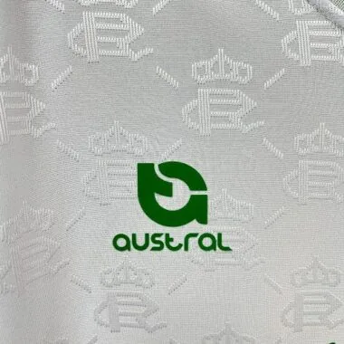 Camiseta de fútbol del Racing de Santander (temporada 25-26), equipación local