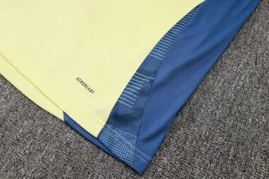24-25 Ajax Training Soccer
