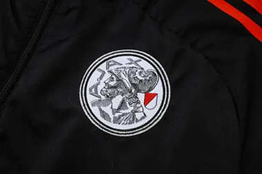 26–27 Ajax Schwarz Windjacken-Set Fußball-T-Shirt