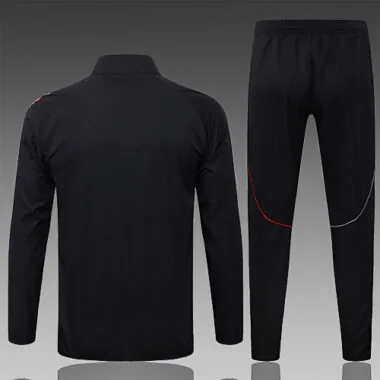 26–27 Ajax Schwarz Windjacken-Set Fußball-T-Shirt