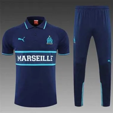 Polo Marseille – tiefes Saphirblau, als Ansteckblume