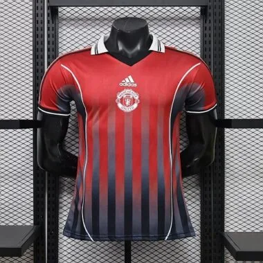 Camiseta de fútbol del Manchester United, edición especial 26-27, versión jugador, de AAAAJersey Supply en Yupoo