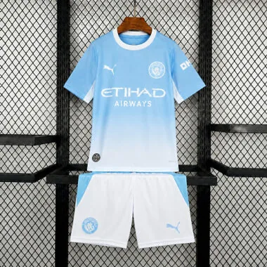 Kit infantil doméstico do Manchester City 2026/27