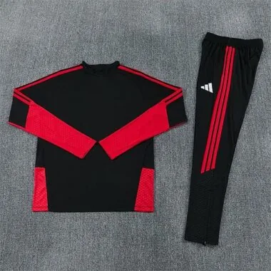 Manchester United 2026/27 Black Training Jersey