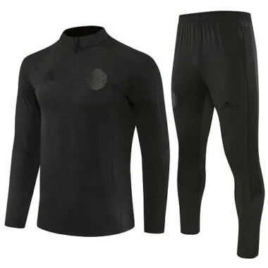 Manchester United 2026/27 Black Training Jersey