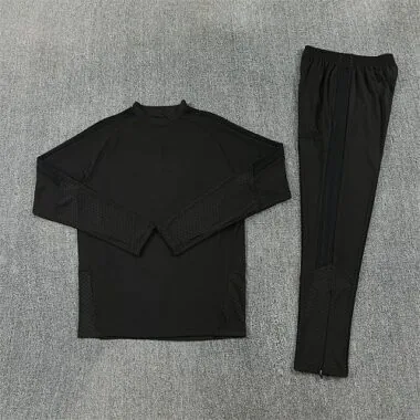 Manchester United 2026/27 Black Training Jersey