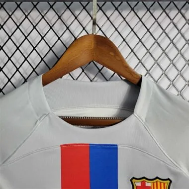 22-23 Barcelona third away